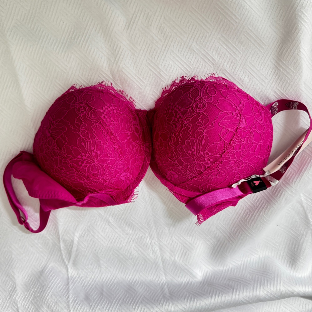 Victoria Secret Bra - Picture 2 of 8